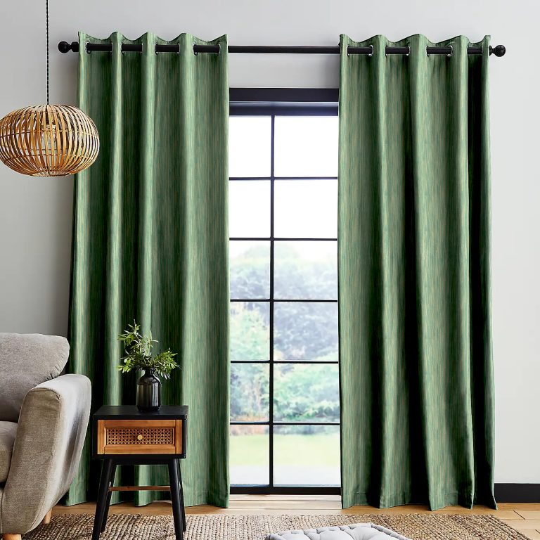 Green-Solid-Eyelet-Curtain