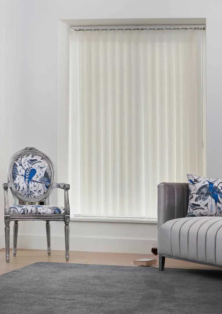 Nordic-White-Closed-Vertex-Blinds