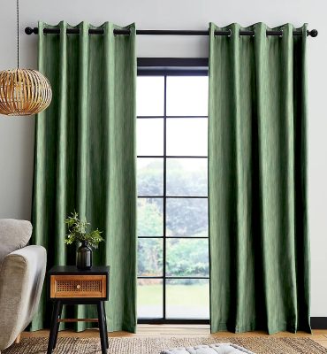 Green-Solid-Eyelet-Curtain